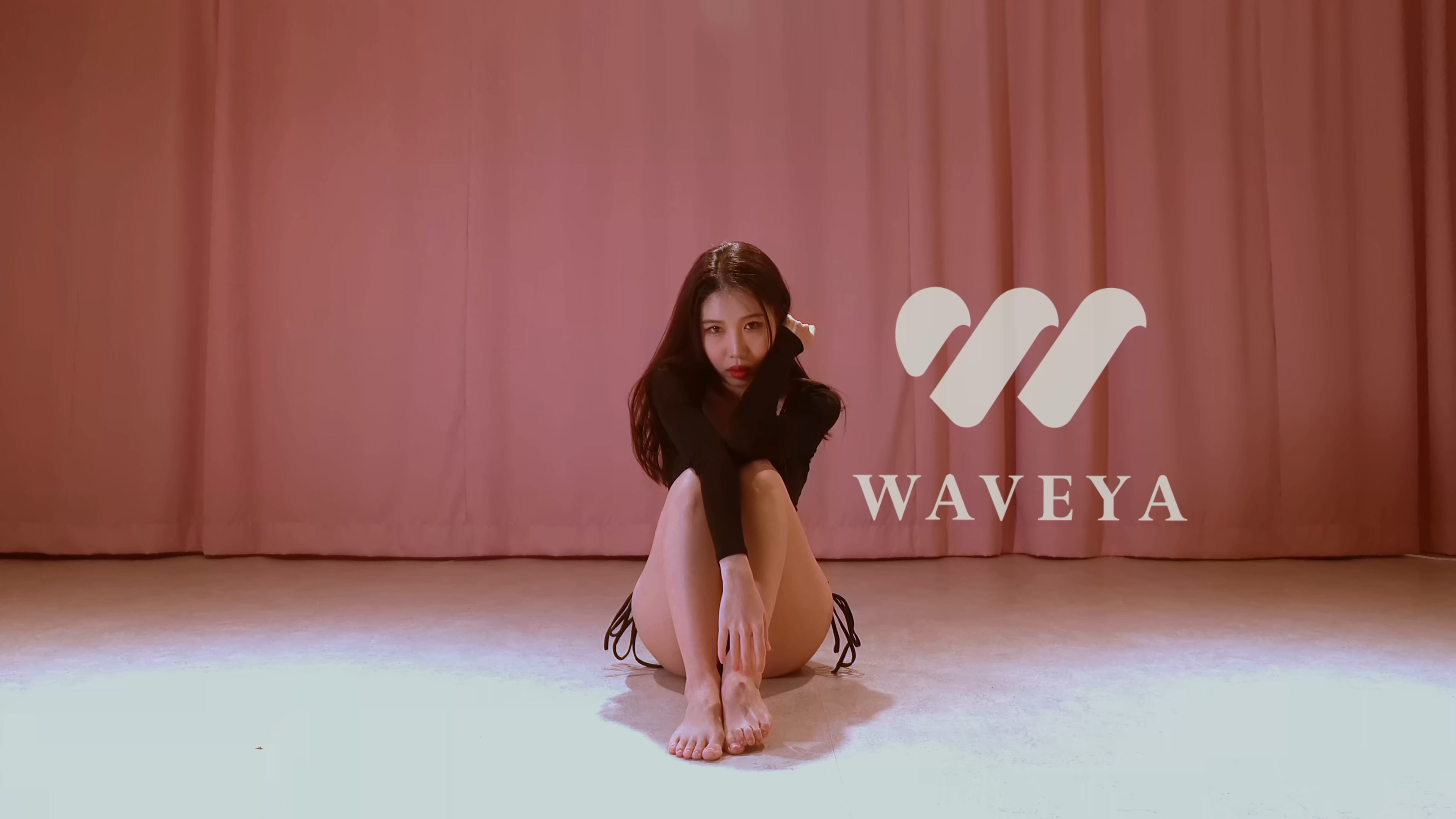 맨발댄스 Hwa Sa(화사) I`m a B(I`m a 빛) Dance Cover Waveya MiU 웨이브야 미유 – #0709插图