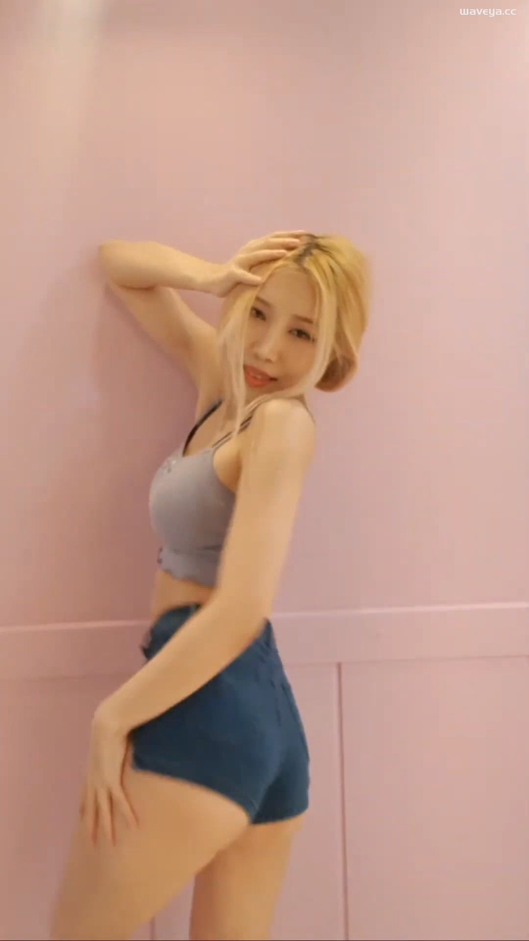 Waveya Live in New Room feat. Choco ChinAe  23/05/20 Waveya Livestream直播 – #0094插图3